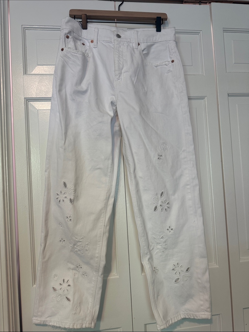 White Embroidered American Eagle Strigid Women's Jeans